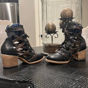 These are just bad boots from FreeBird by Steven.